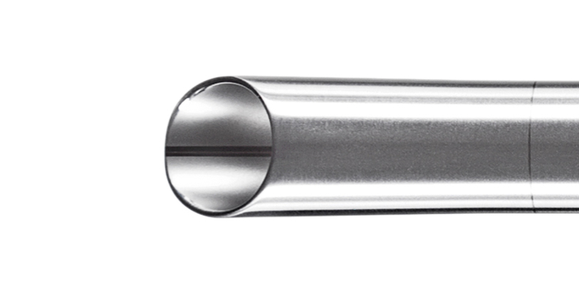 Un marqueur situé à l'extrémité du tube permet d'identifier l'extrémité longue (après rotation). Un marqueur situé à l'extrémité du tube permet d'identifier l'extrémité longue (après rotation).