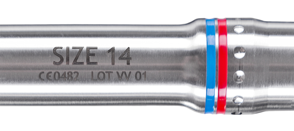 Les tubes de bronchoscopie sont disponibles en tailles 9 à 14. Ils sont codés par couleur et dotés d'une identification claire de la taille. Un anneau bleu supplémentaire indique une longueur de tube courte (trachéoscope). Les tubes de bronchoscopie sont disponibles en tailles 9 à 14. Ils sont codés par couleur et dotés d'une identification claire de la taille. Un anneau bleu supplémentaire indique une longueur de tube courte (trachéoscope).